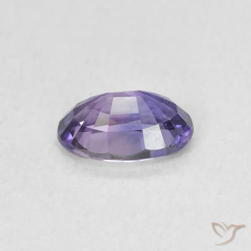 Saphir Violet raisin naturelle ovale, 0.63 ct, VVS