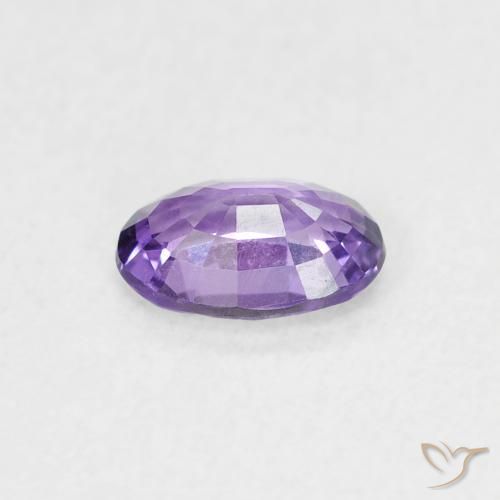 Saphir Violet moyen naturelle ovale, 0.56 ct, VVS-VS