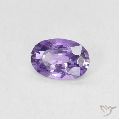 Saphir Raisin violet vif naturelle ovale, 0.45 ct, VVS-VS