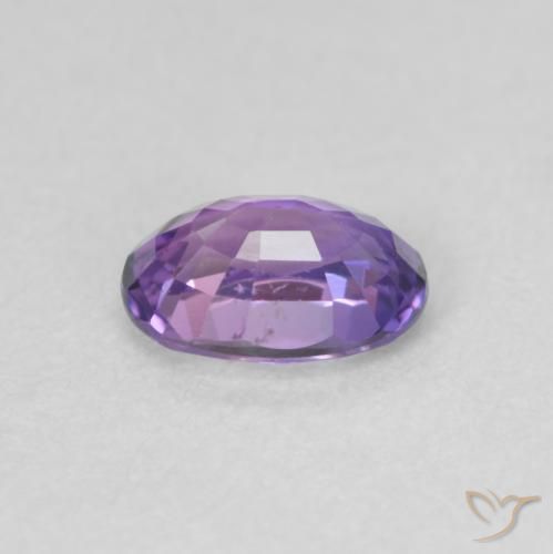 Saphir Medium Dark-Purple naturelle ovale, 0.65 ct, VVS-VS