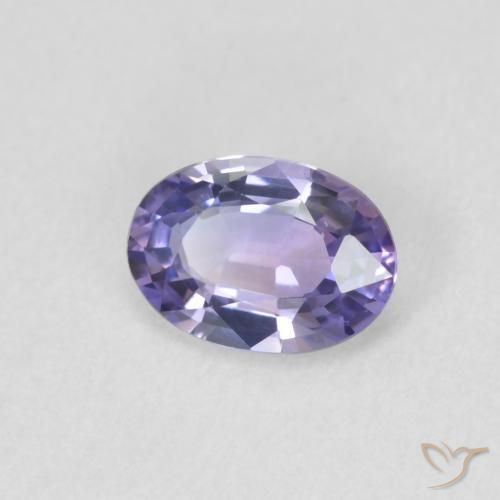 Saphir Violet moyen naturelle ovale, 0.56 ct, VVS-VS