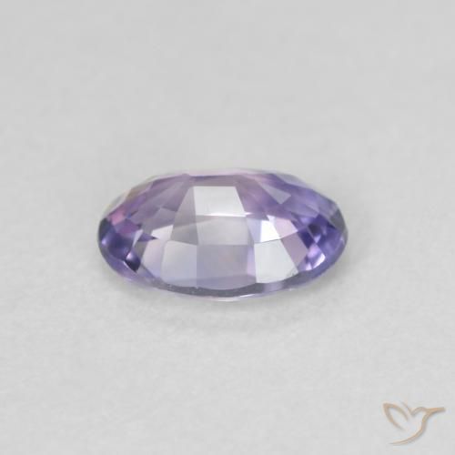 Saphir Violet moyen naturelle ovale, 0.56 ct, VVS-VS