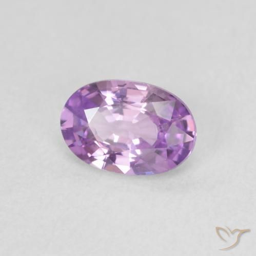 Saphir Pourpre rosâtre moyen naturelle ovale, 0.53 ct, VVS-VS