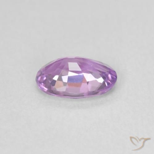 Saphir Pourpre rosâtre moyen naturelle ovale, 0.53 ct, VVS-VS