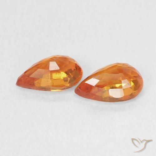 Shop natural 1.07ct Orange vif Saphir gems, En forme de poire, from Tanzanie at GemSelect. In stock, global shipping!