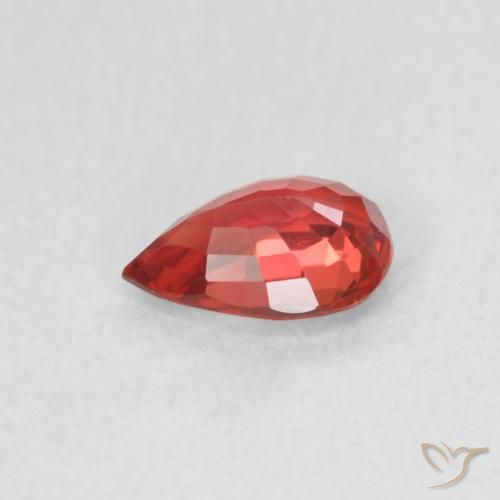 Saphir Rouge foncé naturelle En forme de poire, 0.50 ct, VVS