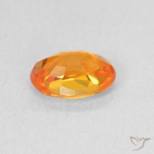 Saphir Orange vif naturelle ovale, 0.64 ct, VVS