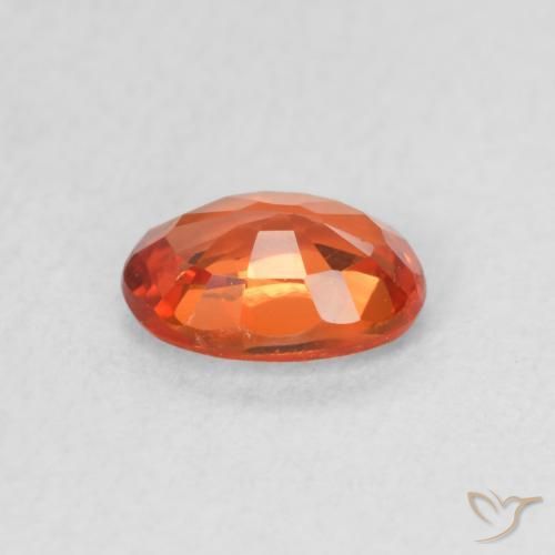 Saphir Orange feu naturelle ovale, 0.62 ct, VVS