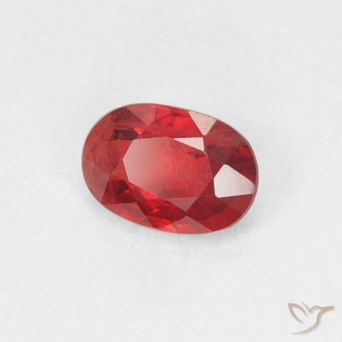 Saphir Rouge moyen naturelle ovale, 0.61 ct, VS