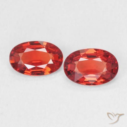 0.94ctw Naturel Rouge intense Saphir, ovale, VVS-VS