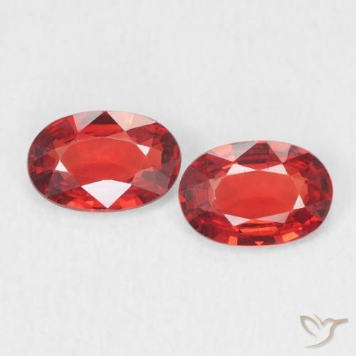 0.94ctw Naturel Rouge vif Saphir, ovale, VVS