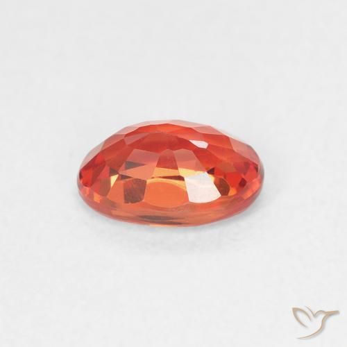 Saphir Rouge intense naturelle ovale, 0.67 ct, VVS