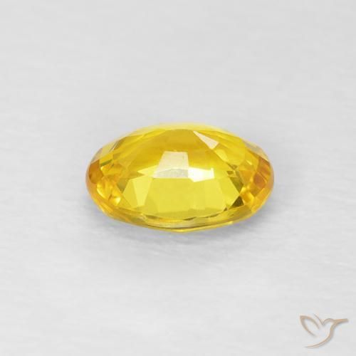 Saphir Jaune moyen naturelle ovale, 0.69 ct, VS