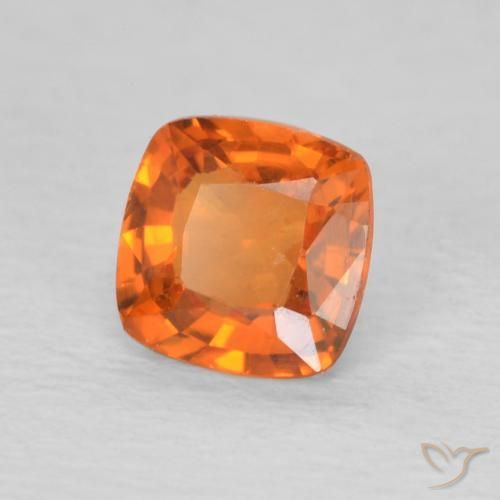 Saphir Orange feu naturelle Coussin, 0.50 ct, VVS