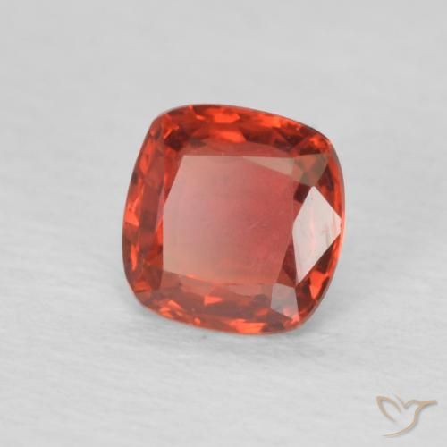 Saphir Rouge moyen naturelle Coussin, 0.47 ct, VVS