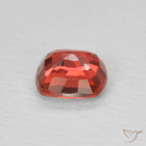 Saphir Rouge moyen naturelle Coussin, 0.47 ct, VVS