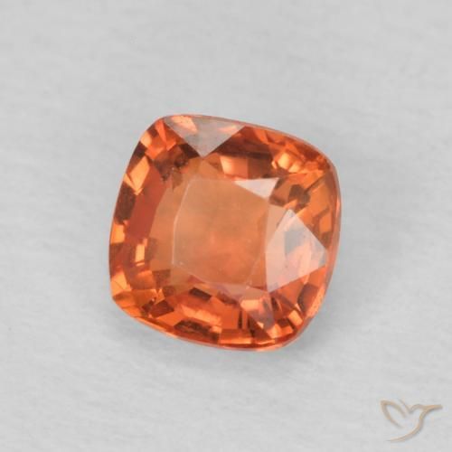 Saphir Orange moyen naturelle Coussin, 0.61 ct, VVS