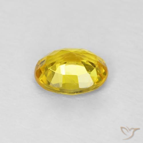 Saphir Jaune moyen naturelle ovale, 0.64 ct, VS
