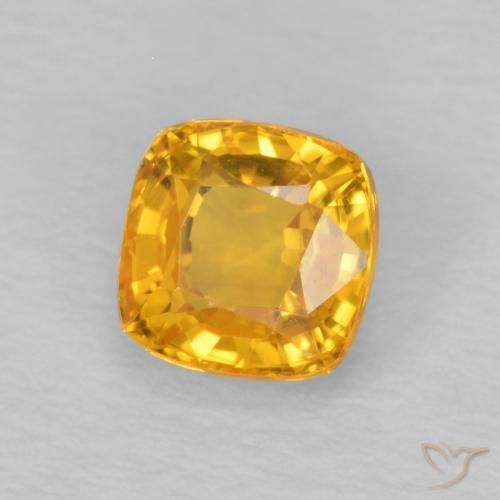 Saphir Orange moyen naturelle Coussin, 0.62 ct, VVS