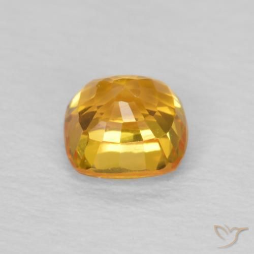 Saphir Orange moyen naturelle Coussin, 0.62 ct, VVS