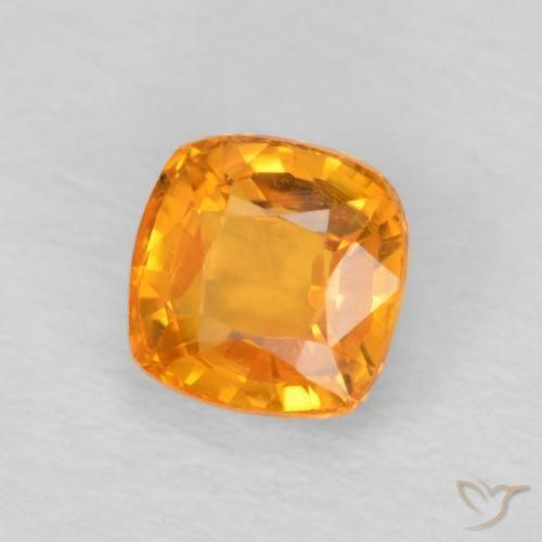 Saphir Orange moyen naturelle Coussin, 0.67 ct, VVS