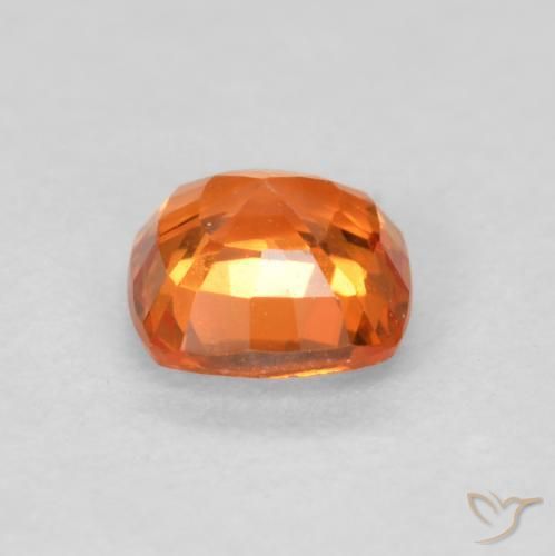 Saphir Orange vif naturelle Coussin, 0.54 ct, VVS