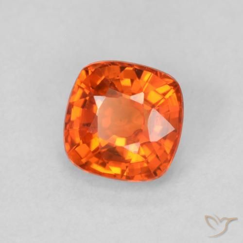 Saphir Orange feu naturelle Coussin, 0.51 ct, VVS