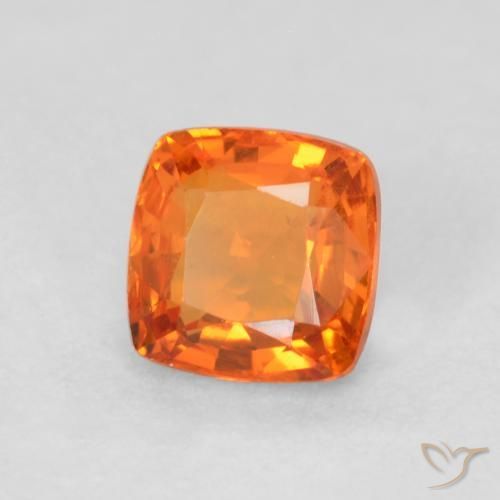 Saphir Orange moyen naturelle Coussin, 0.61 ct, VVS
