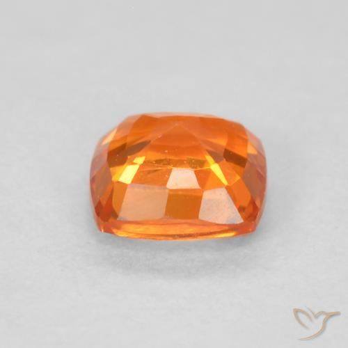 Saphir Orange moyen naturelle Coussin, 0.61 ct, VVS