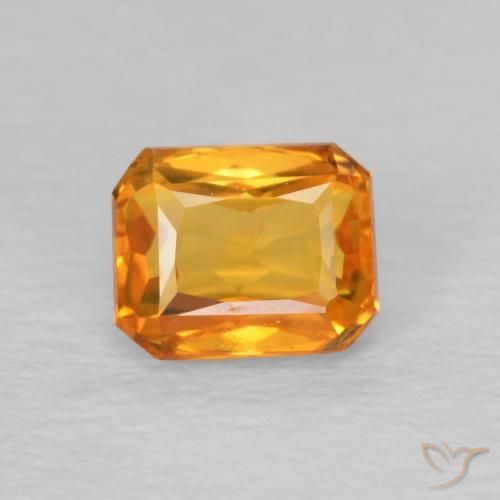 0.68ct Naturel Orange moyen Saphir, Taille émeraude, VS