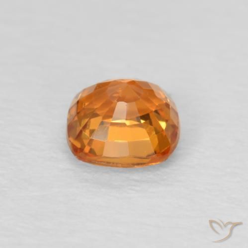 Saphir Orange vif naturelle Coussin, 0.48 ct, VS