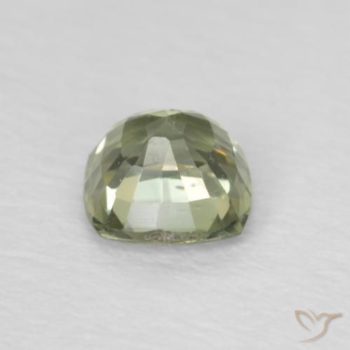 Saphir Vert très clair naturelle Coussin, 0.60 ct, VS