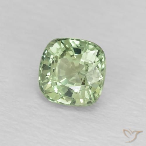 Saphir Vert pâle naturelle Coussin, 0.59 ct, VS