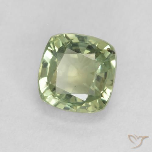 Saphir Vert sauge très clair naturelle Coussin, 0.68 ct, VVS-VS