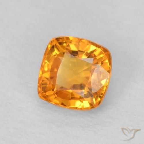 Saphir Orange vif naturelle Coussin, 0.61 ct, VVS