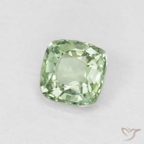 Saphir Vert très clair naturelle Coussin, 0.48 ct, VVS