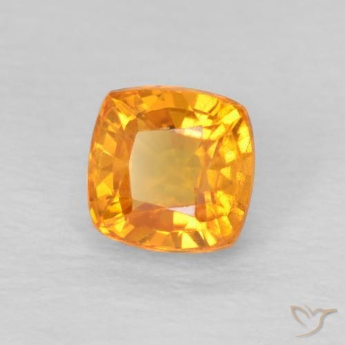 Saphir Orange vif naturelle Coussin, 0.66 ct, VS