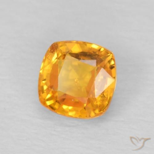 Saphir Orange moyen naturelle Coussin, 0.70 ct, VS