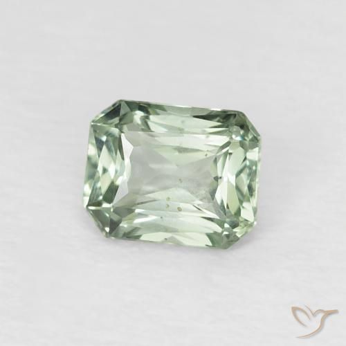 Saphir Forêt verte naturelle Octogone / coupe Émeraude, 0.53 ct, VVS