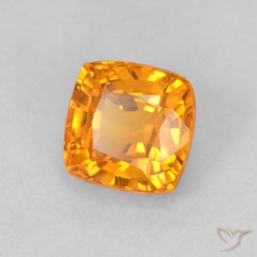 Saphir Orange vif naturelle Coussin, 0.56 ct, VVS-VS