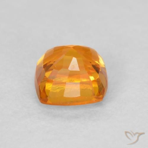 Saphir Orange vif naturelle Coussin, 0.56 ct, VVS-VS