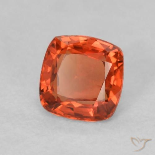 Saphir Orange chaud naturelle Coussin, 0.54 ct, VVS-VS