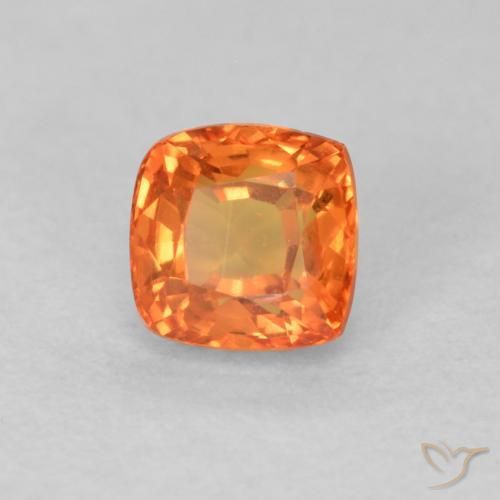 Saphir Orange vif naturelle Coussin, 0.64 ct, VVS