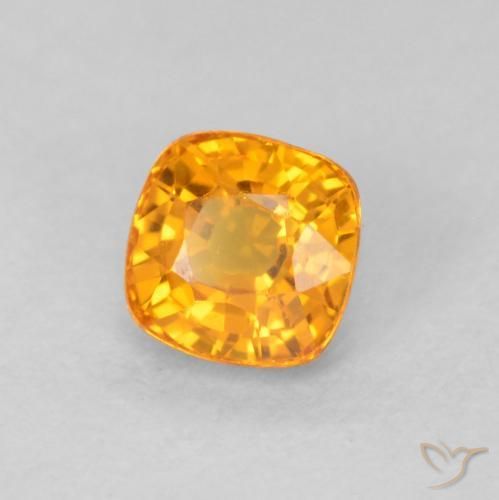 Saphir Orange vif naturelle Coussin, 0.56 ct, VVS
