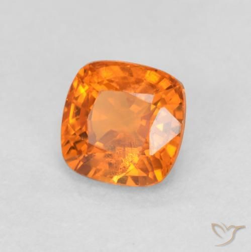 Saphir Orange moyen naturelle Coussin, 0.65 ct, VS