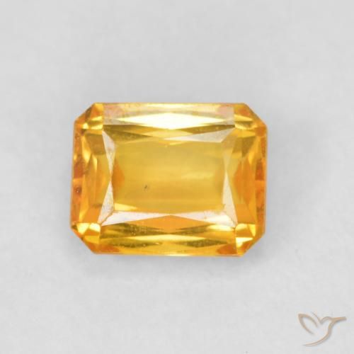 0.66ct Naturel Doré-orange foncé Saphir, Taille émeraude, VS