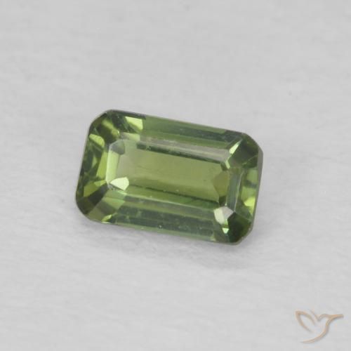 Saphir Vert chaud naturelle Octogone / coupe Émeraude, 0.44 ct, VVS