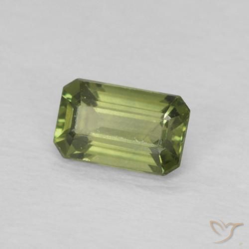 Saphir Vert jaunâtre naturelle Octogone / coupe Émeraude, 0.43 ct, VVS-VS