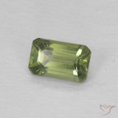Saphir Vert chaud naturelle Octogone / coupe Émeraude, 0.45 ct, VVS