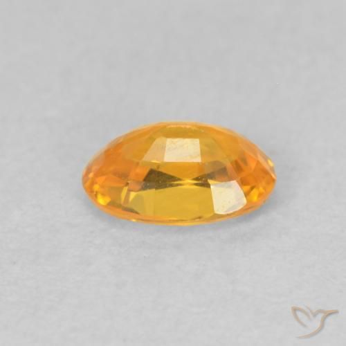 Saphir Orange-or naturelle ovale, 0.57 ct, VVS-VS